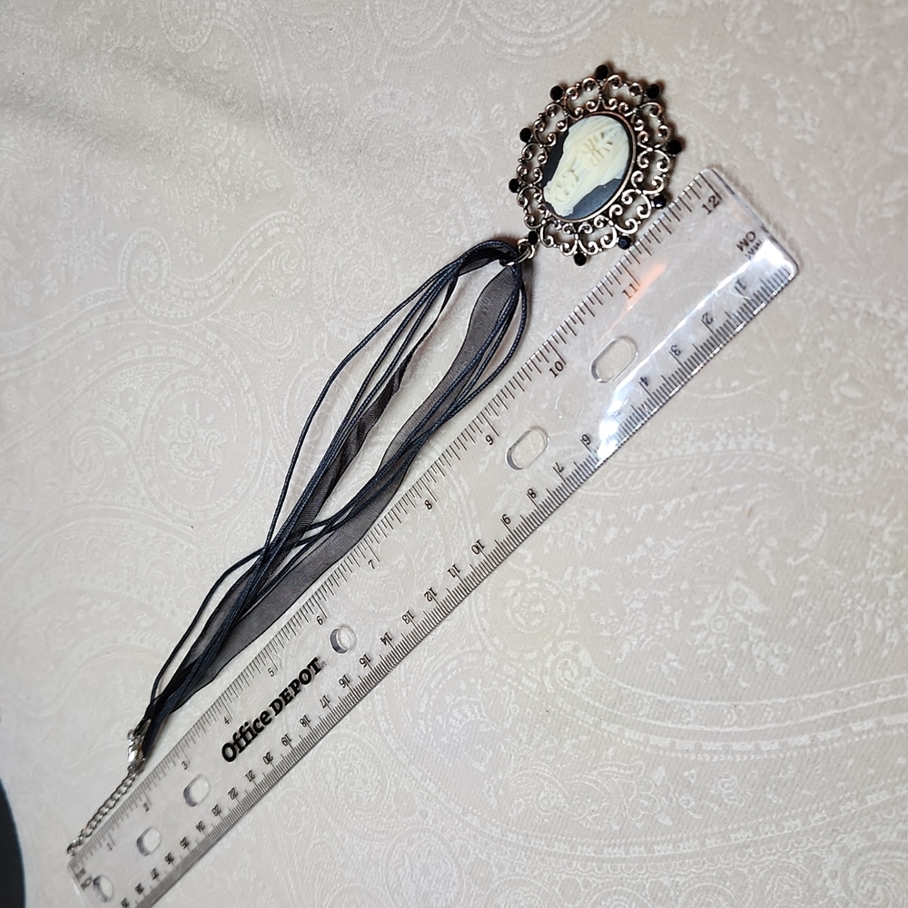 NEW! Sugar skull skeleton cameo, Swarovski crystals, handmade - Picture 6 of 7